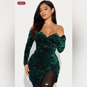 Emerald Green Velvet Long Sleeve Off-Shoulder Bodycon Mini Dress